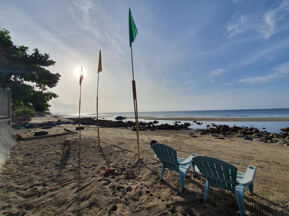A Villas Resort & Restaurant Zamboanguita  Екстер'єр фото