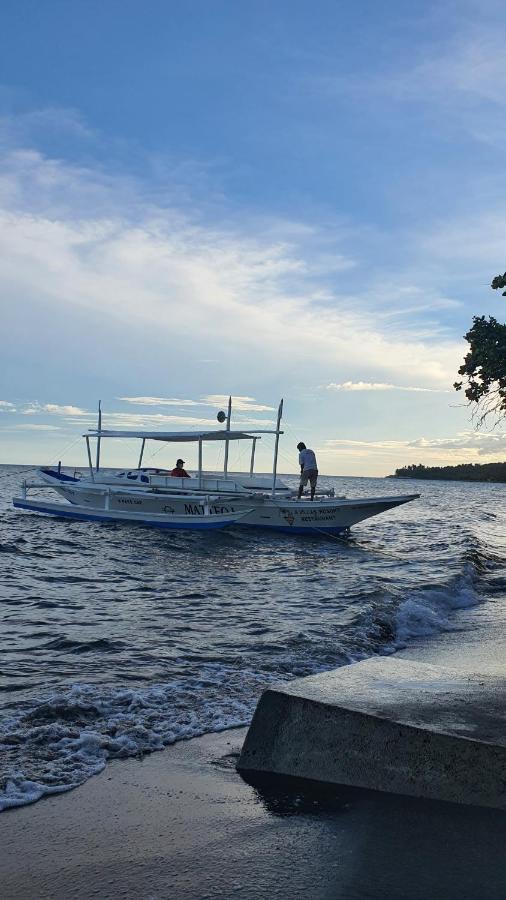 A Villas Resort & Restaurant Zamboanguita  Екстер'єр фото
