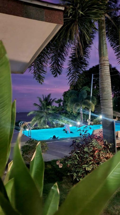 A Villas Resort & Restaurant Zamboanguita  Екстер'єр фото