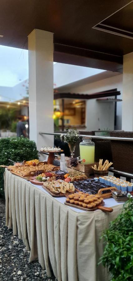 A Villas Resort & Restaurant Zamboanguita  Екстер'єр фото