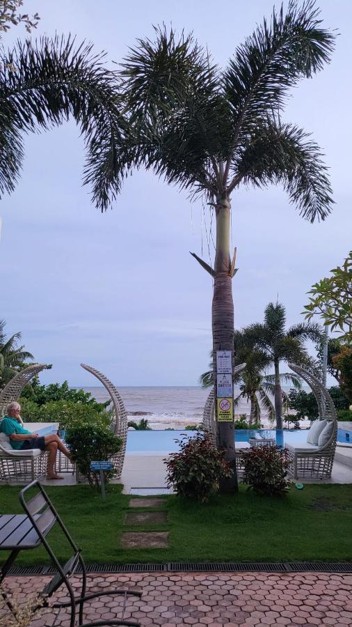 A Villas Resort & Restaurant Zamboanguita  Екстер'єр фото